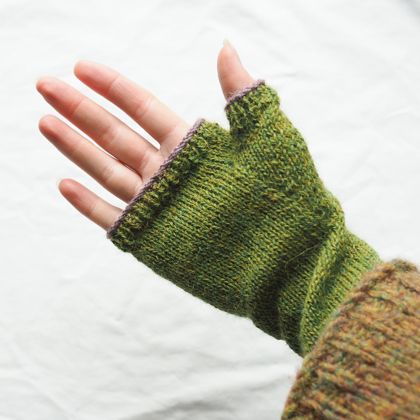 Embroidered Dragonfly Fingerless Gloves - Green