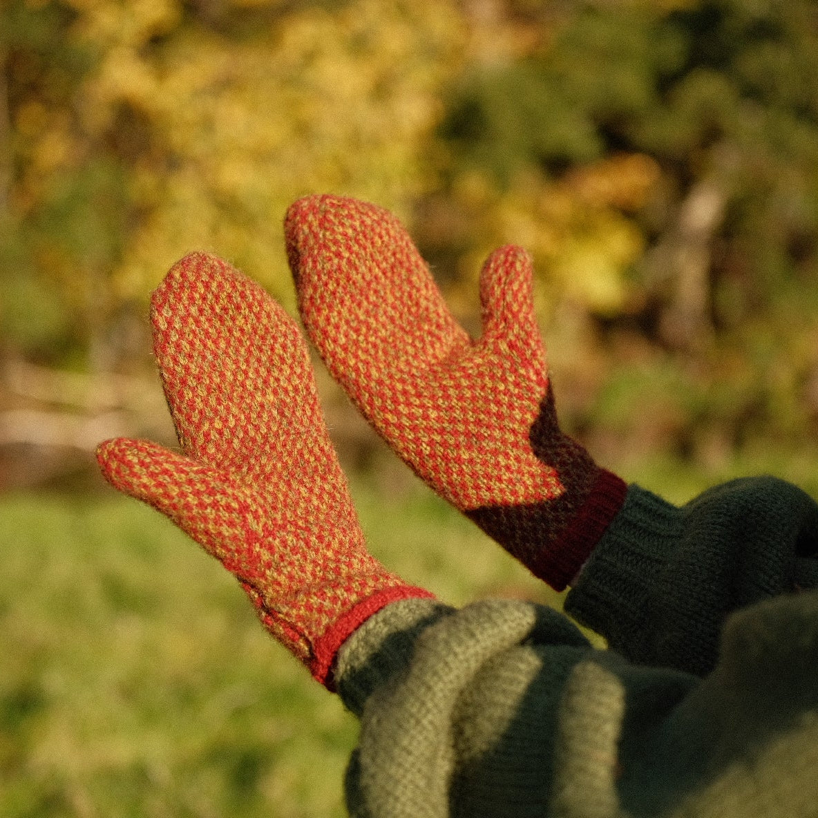 Peerie Mittens - Red/Green
