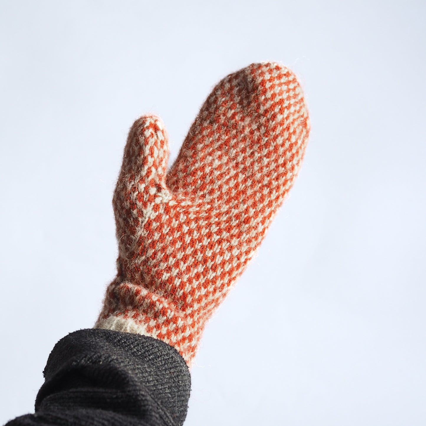 Peerie Mittens - Rust/White