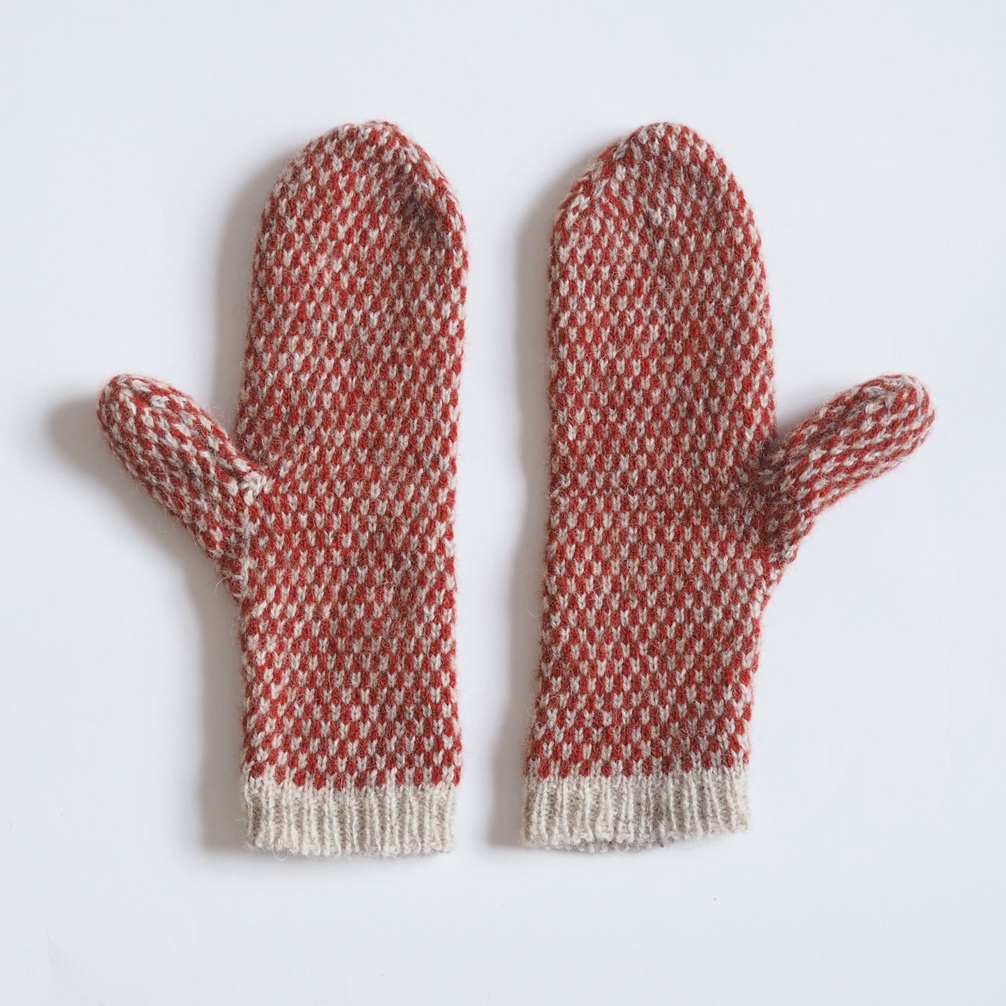Peerie Mittens - Rust/White